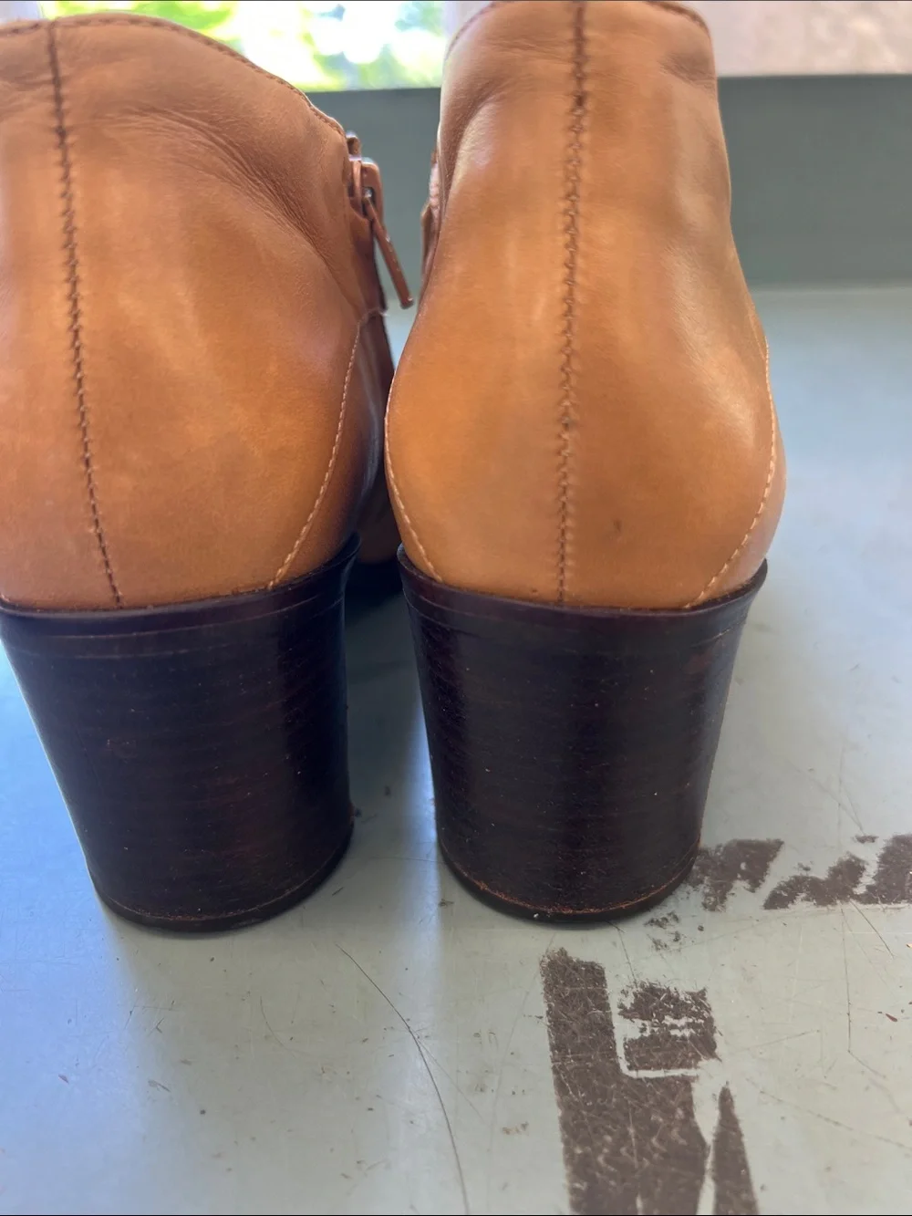 Vintage Etienne Aigner Tan Leather Chukka Boots Size 7